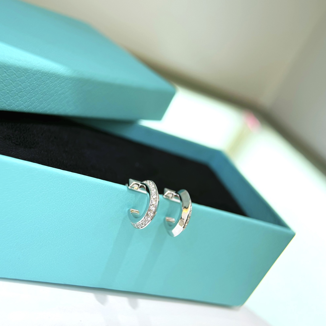 Tiffany & Co. White Gold Earrings - DopestKickz