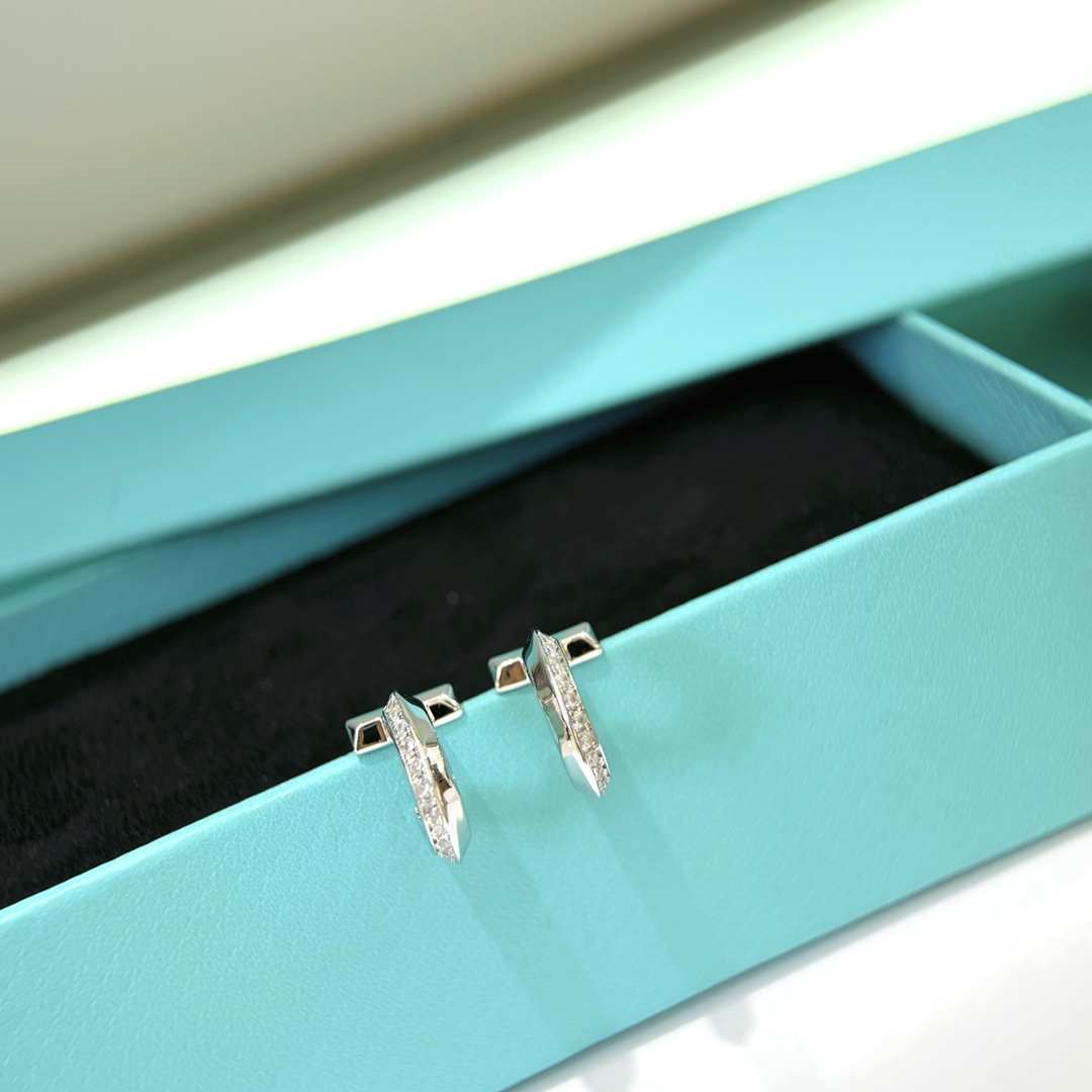 Tiffany & Co. White Gold Earrings - DopestKickz