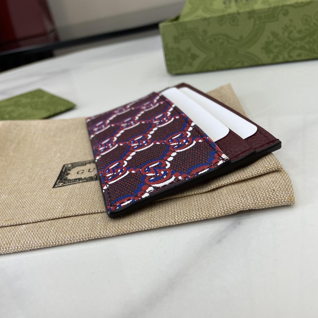 Gucci Card Case With GG Shadow - DopestKickz