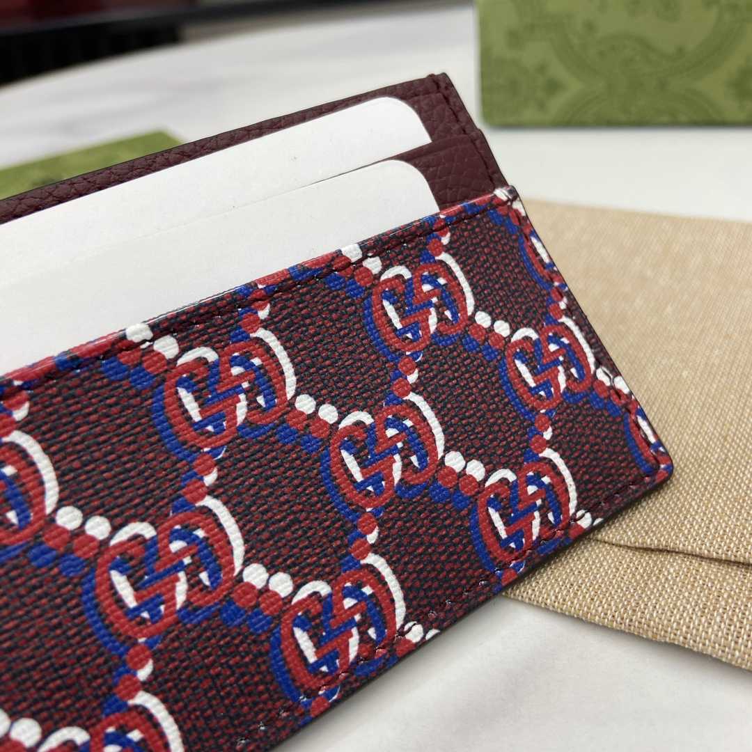Gucci Card Case With GG Shadow - DopestKickz