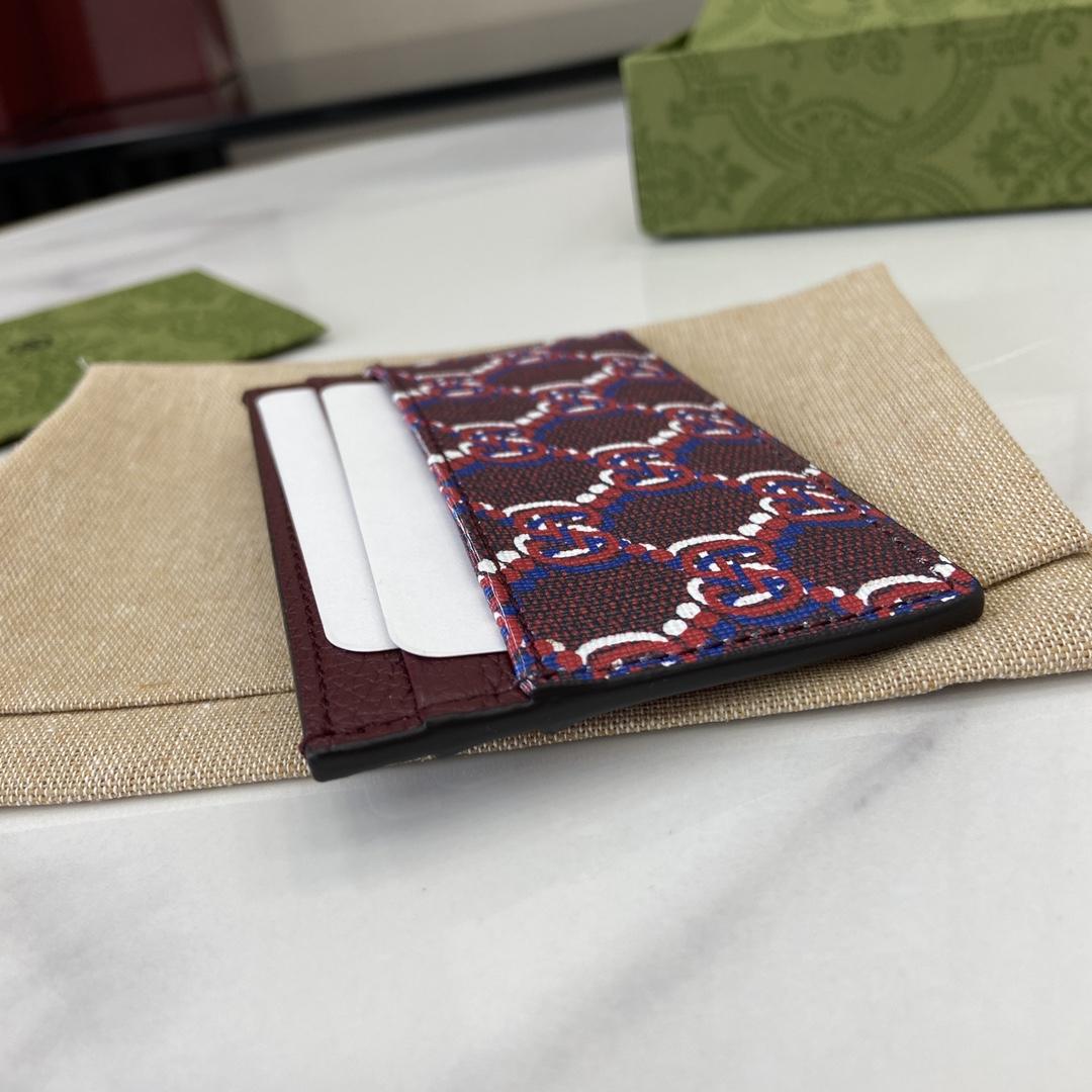 Gucci Card Case With GG Shadow - DopestKickz