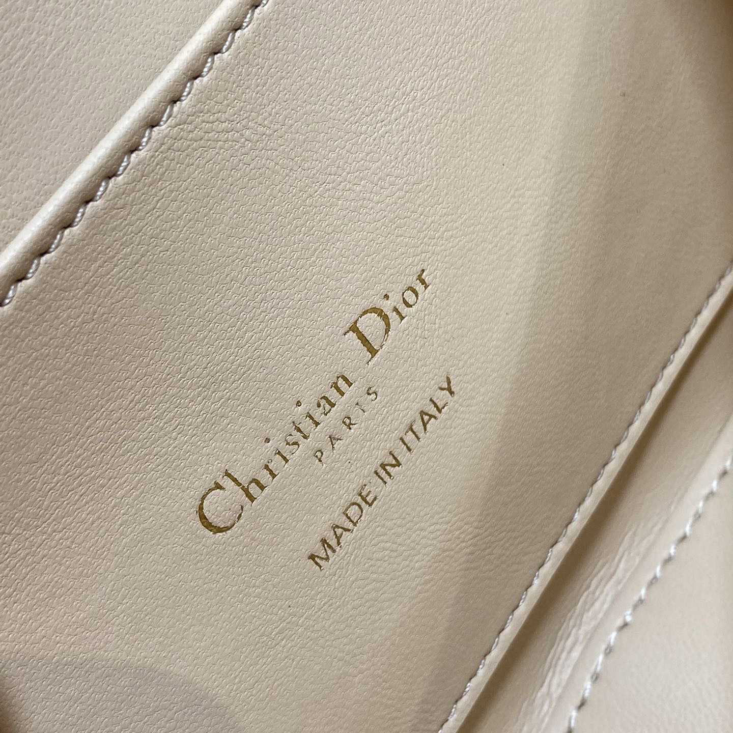 Dior Medium 30 Montaigne Avenue Top Handle Bag - DopestKickz