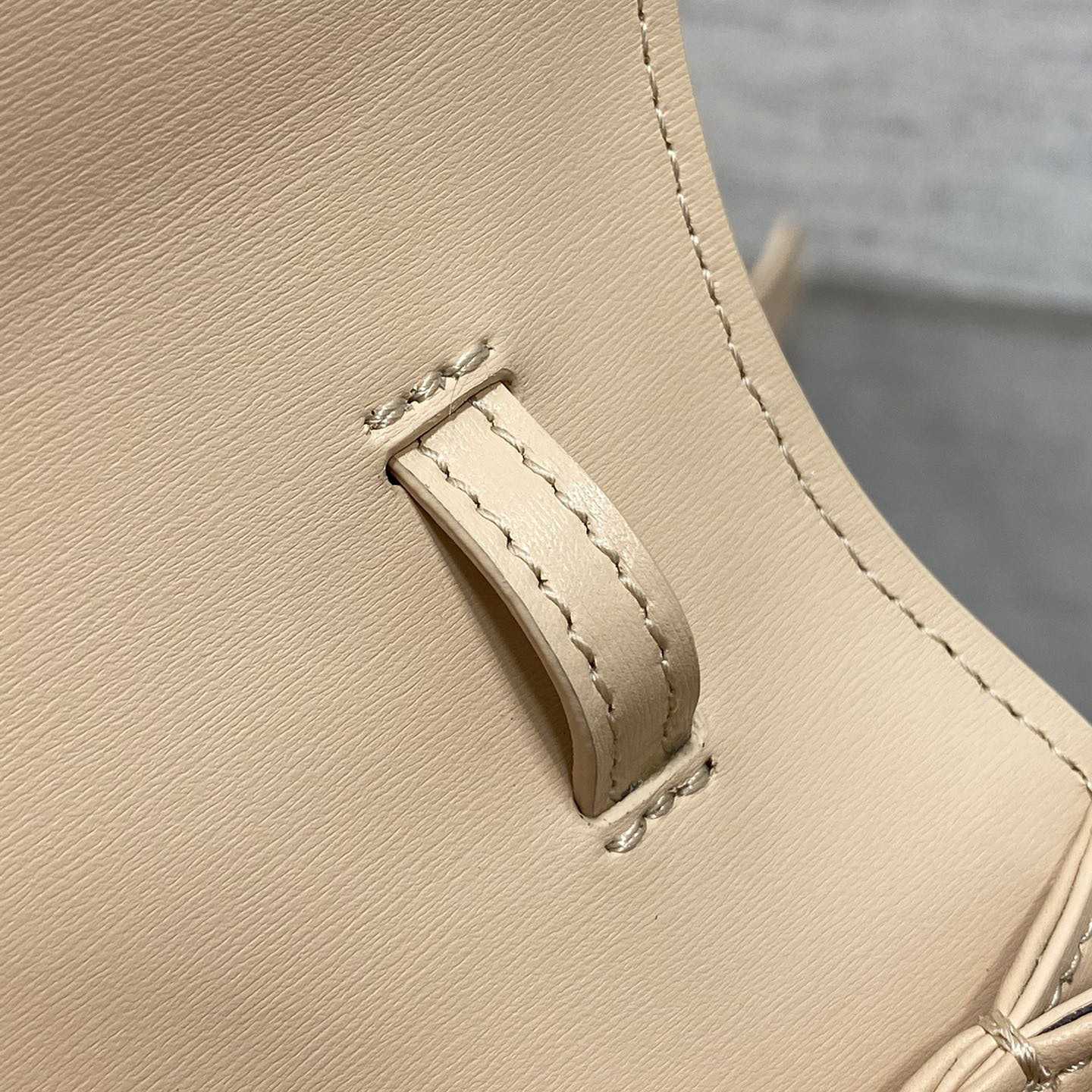 Dior Medium 30 Montaigne Avenue Top Handle Bag - DopestKickz