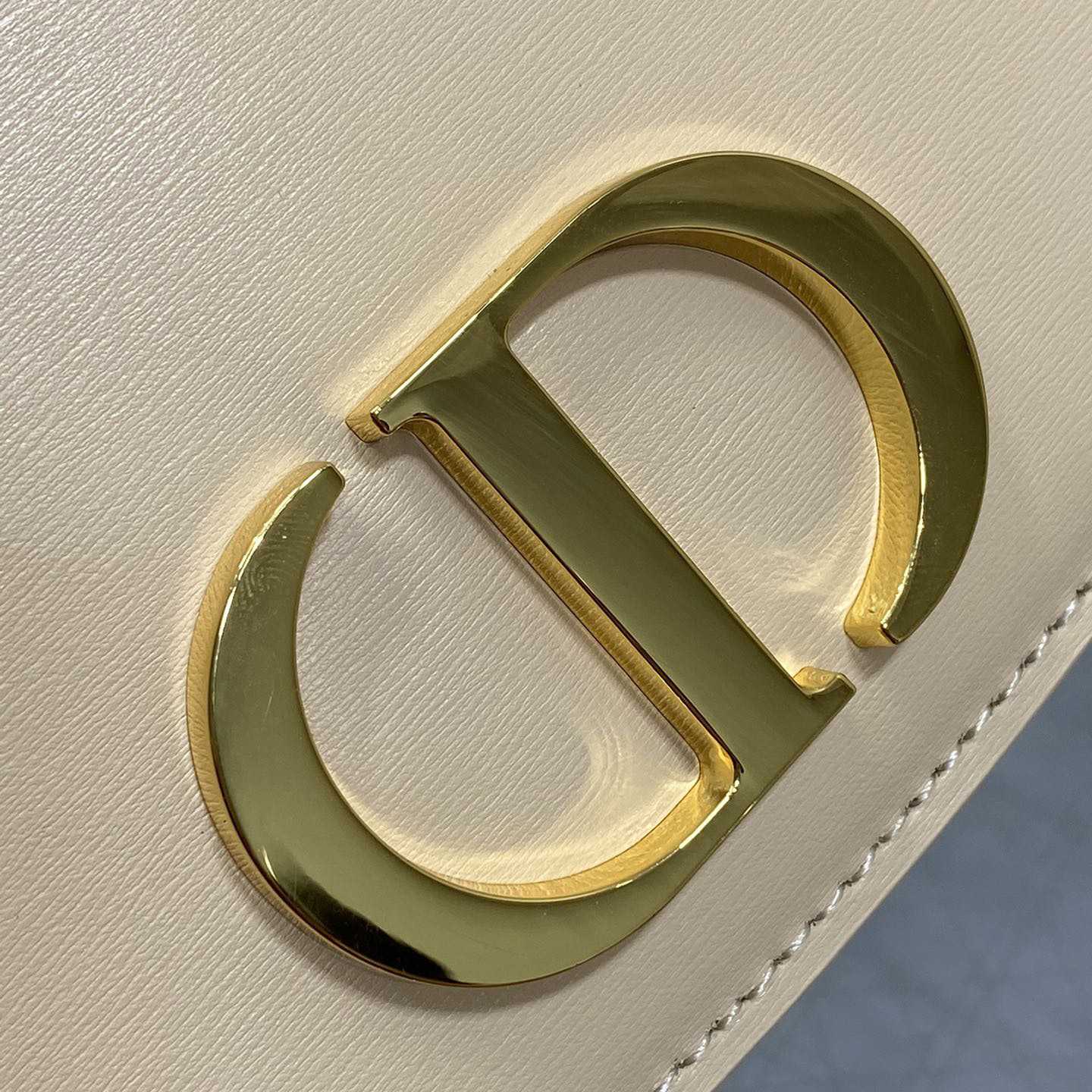 Dior Medium 30 Montaigne Avenue Top Handle Bag - DopestKickz