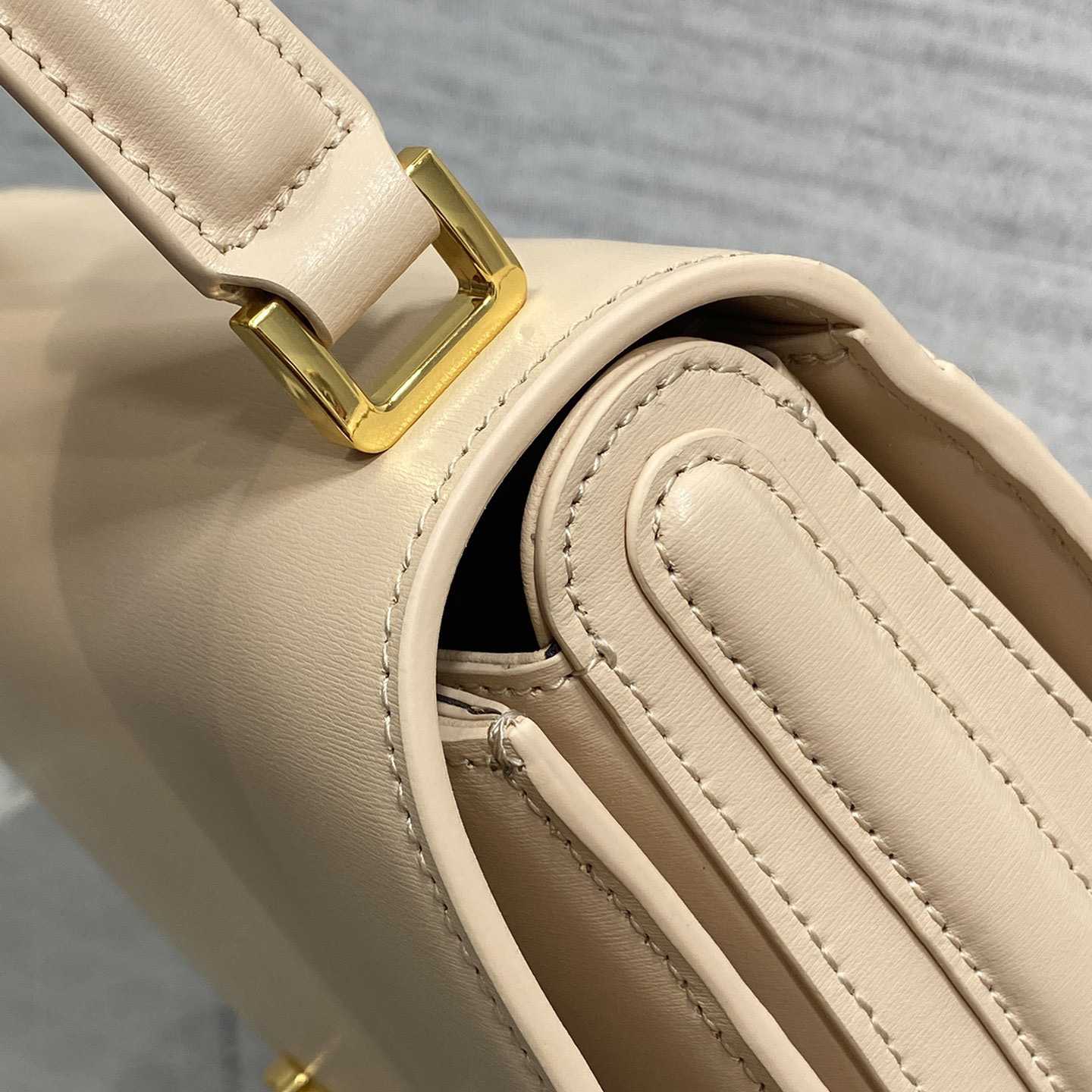 Dior Medium 30 Montaigne Avenue Top Handle Bag - DopestKickz