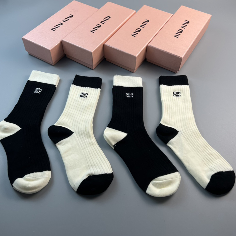 Miu Miu Socks /Box - DopestKickz