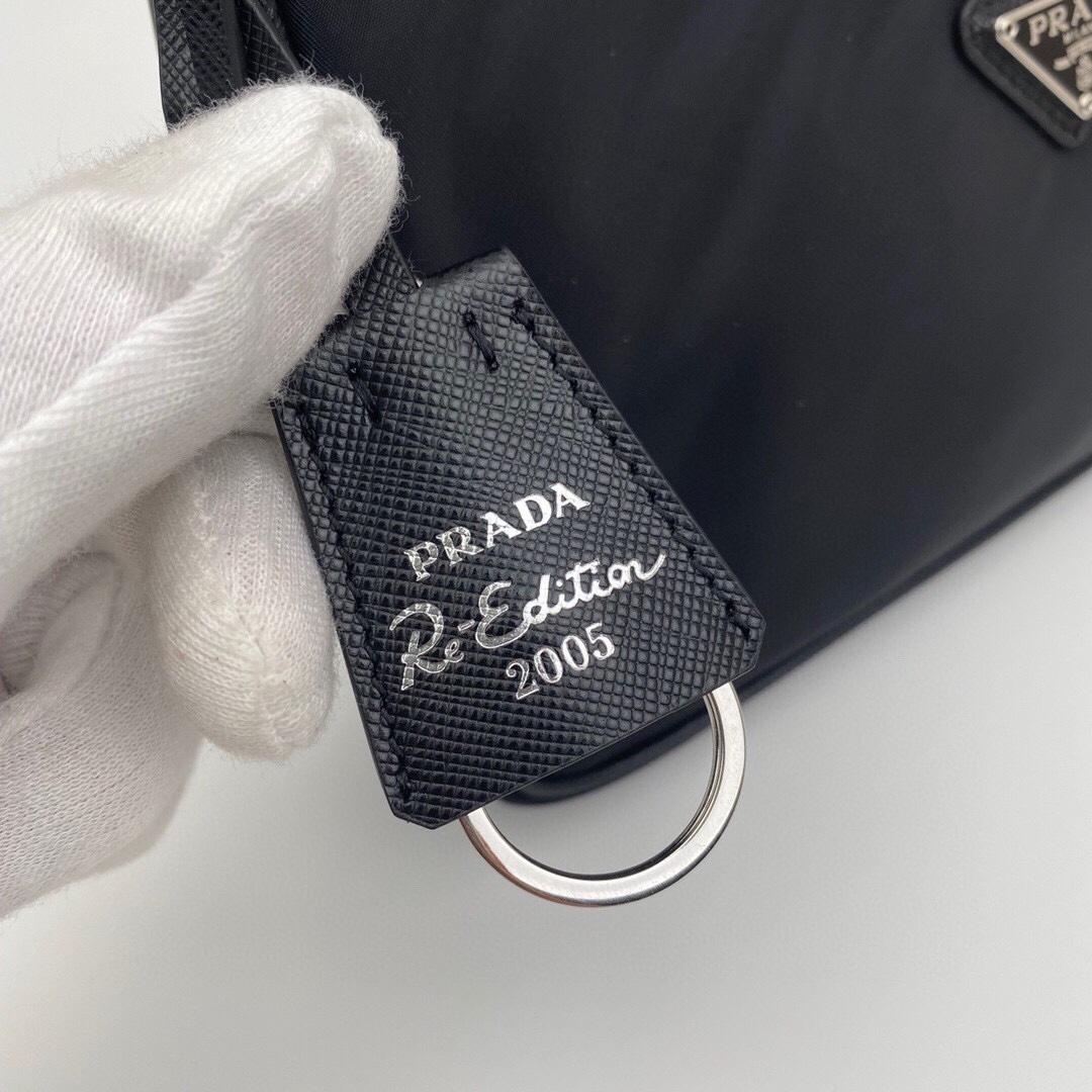 Prada Re-Edition Mini-Bag  （23cm-13cm-5cm） - DopestKickz