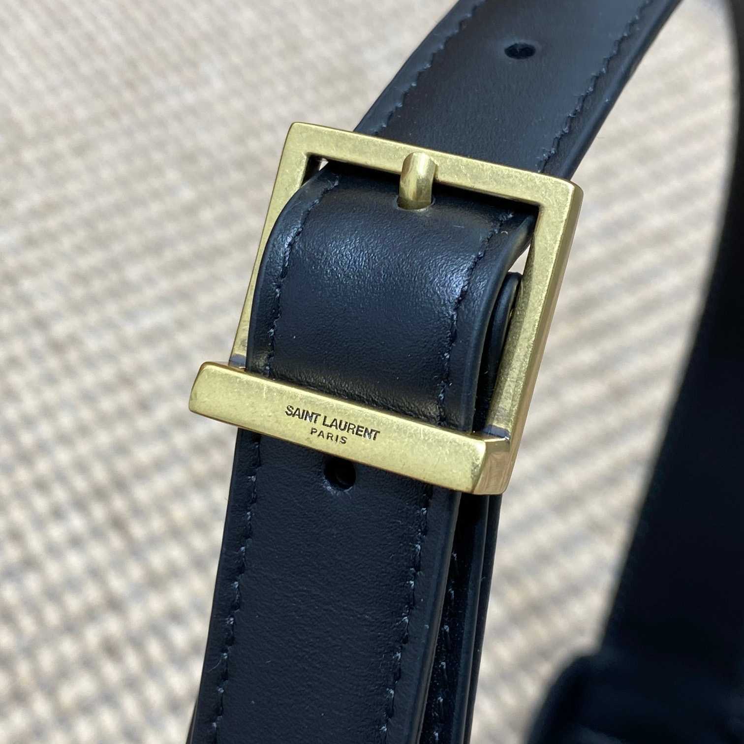 Saint Laurent Le 5 À 7 In Smooth Leather - DopestKickz