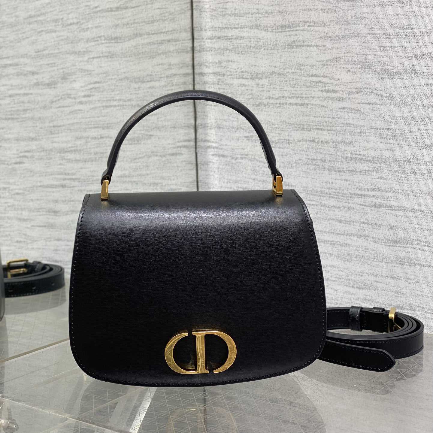 Dior Medium 30 Montaigne Avenue Top Handle Bag - DopestKickz