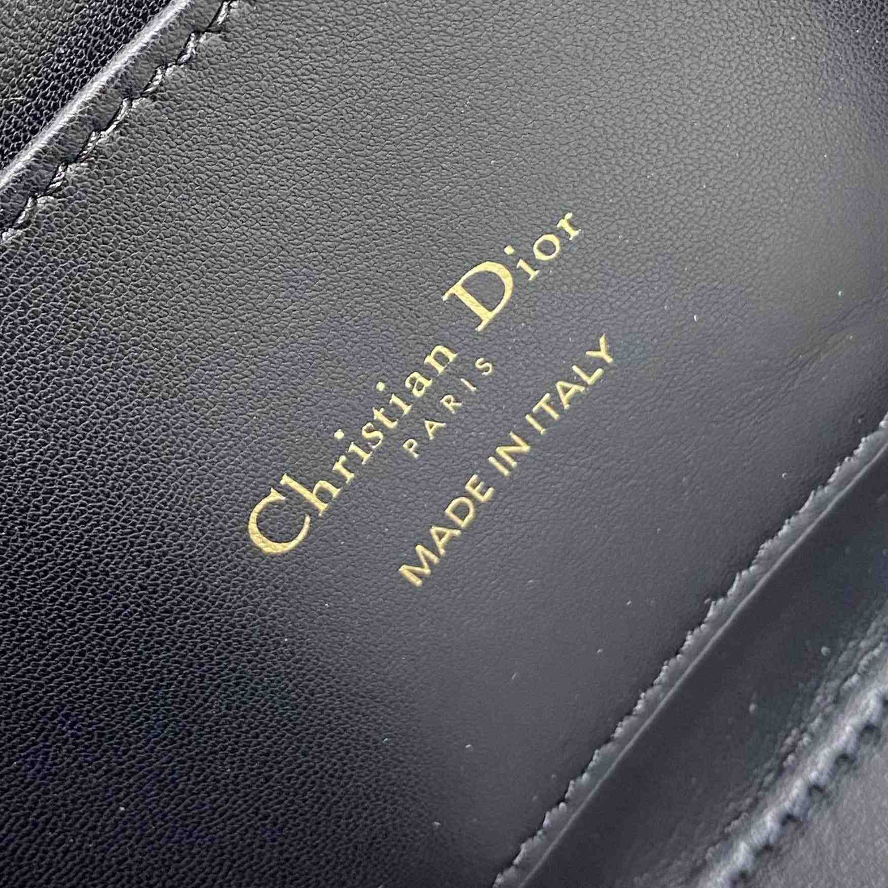 Dior Medium 30 Montaigne Avenue Top Handle Bag - DopestKickz