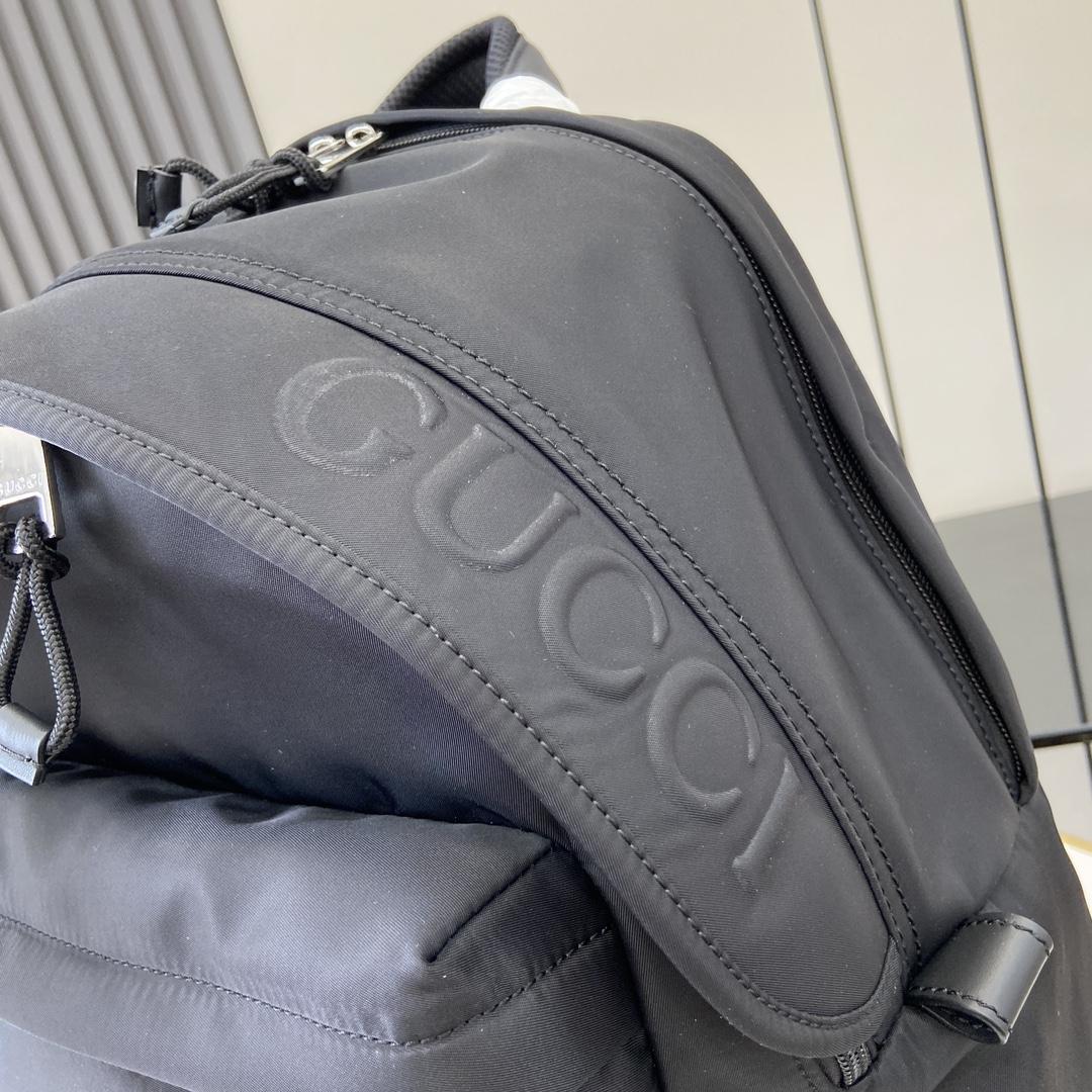 Gucci Medium Backpack With Gucci Logo - DopestKickz