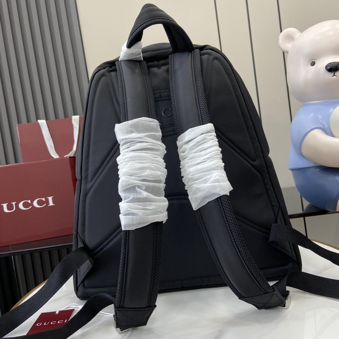 Gucci Medium Backpack With Gucci Logo - DopestKickz