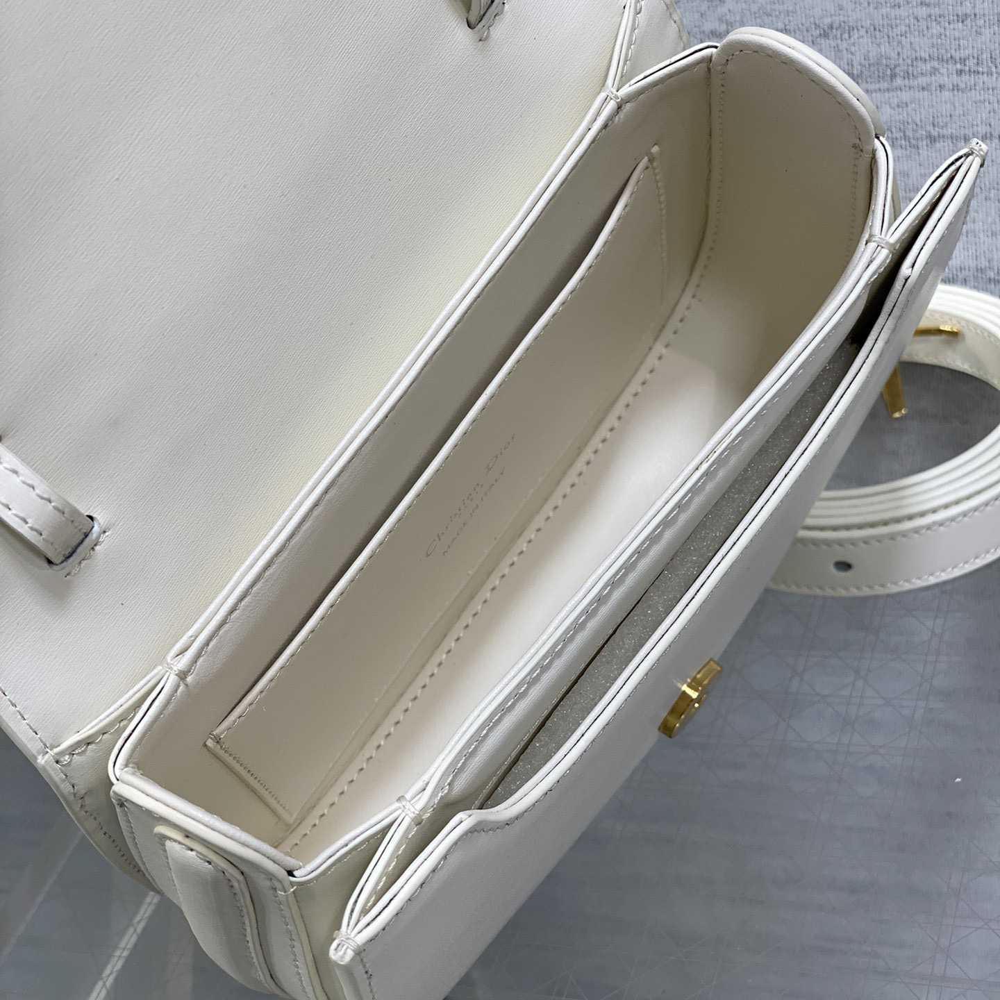 Dior Medium 30 Montaigne Avenue Top Handle Bag - DopestKickz