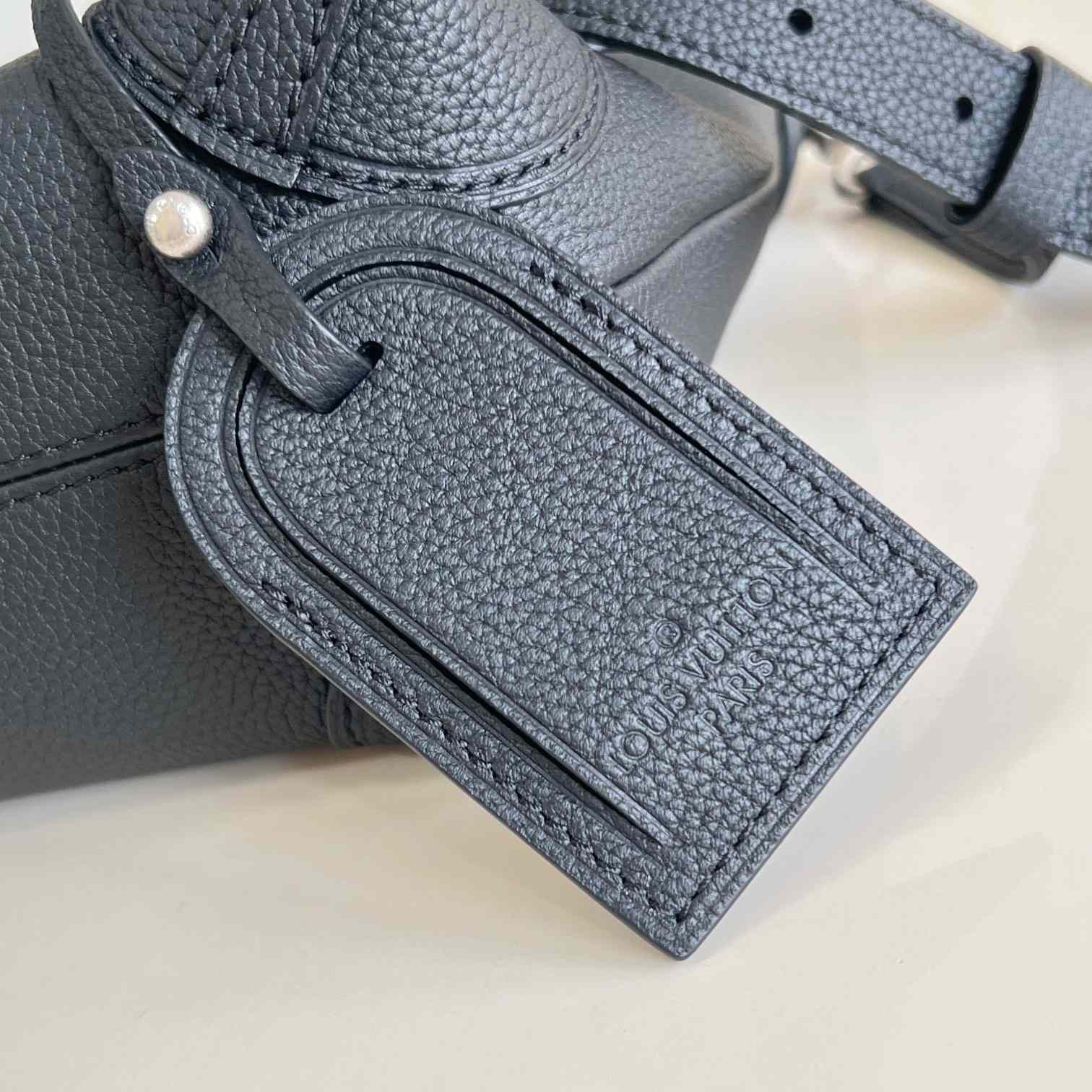 Louis Vuitton Steamer Crossbody   M11607 - DopestKickz