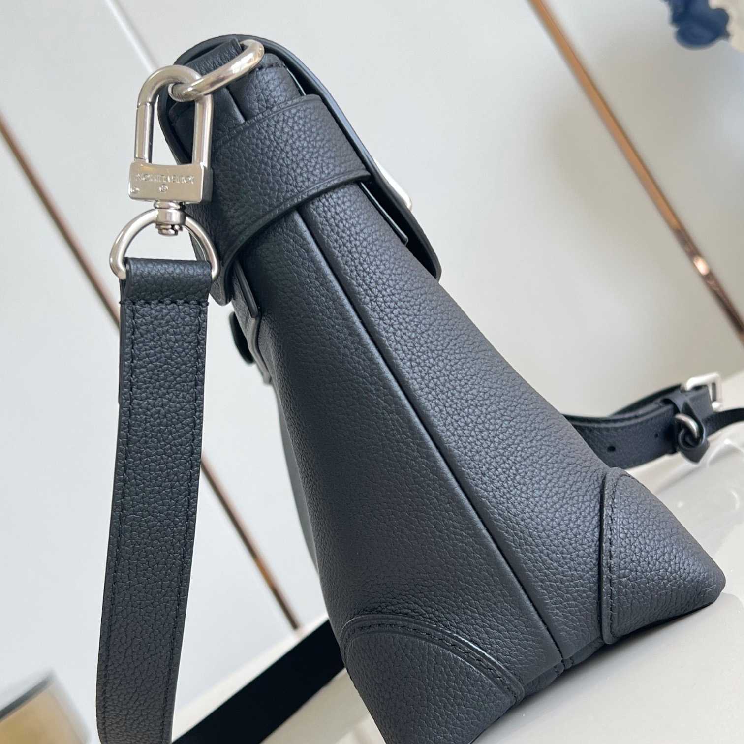 Louis Vuitton Steamer Crossbody   M11607 - DopestKickz