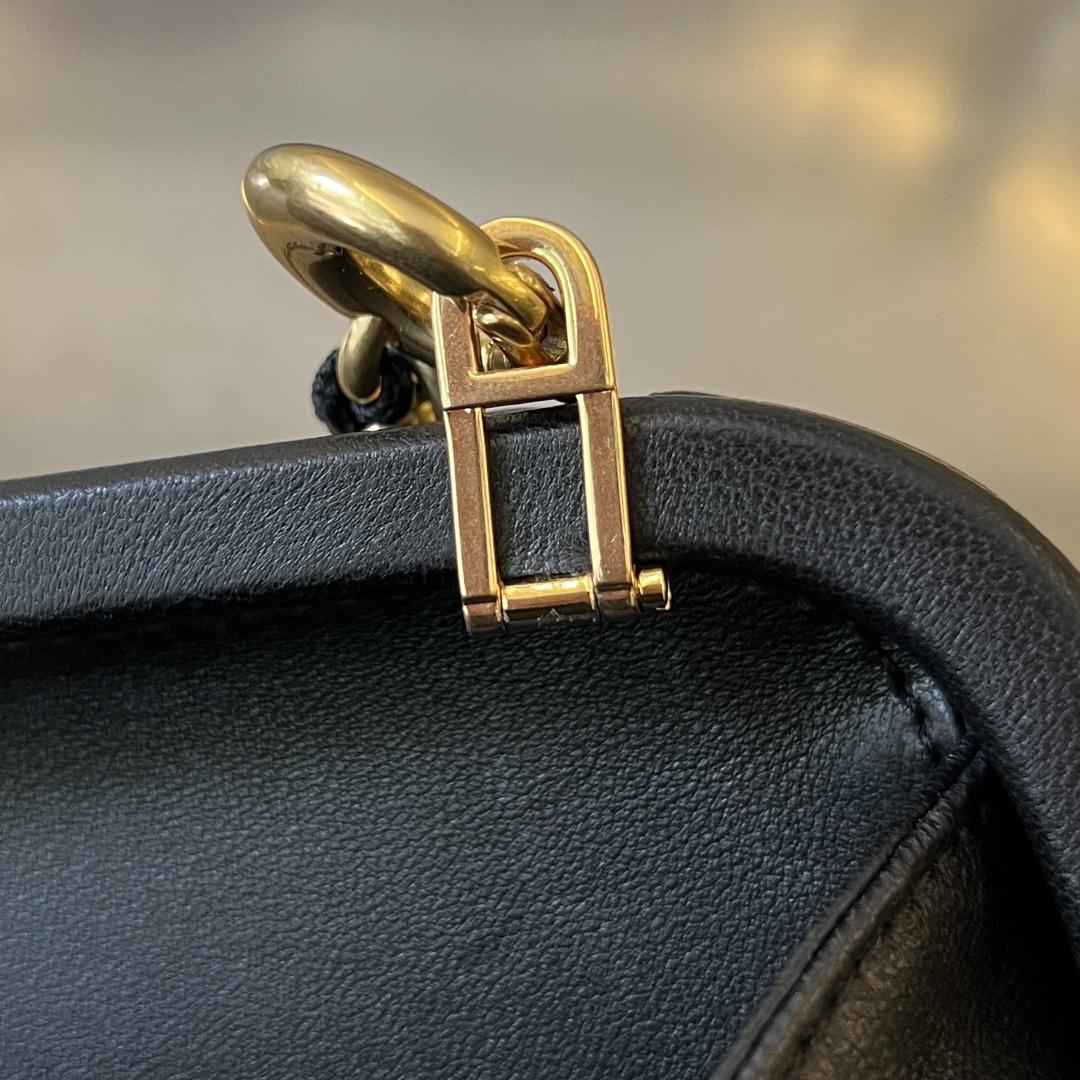 Bottega Veneta Knot （19*11.5*5cm） - DopestKickz