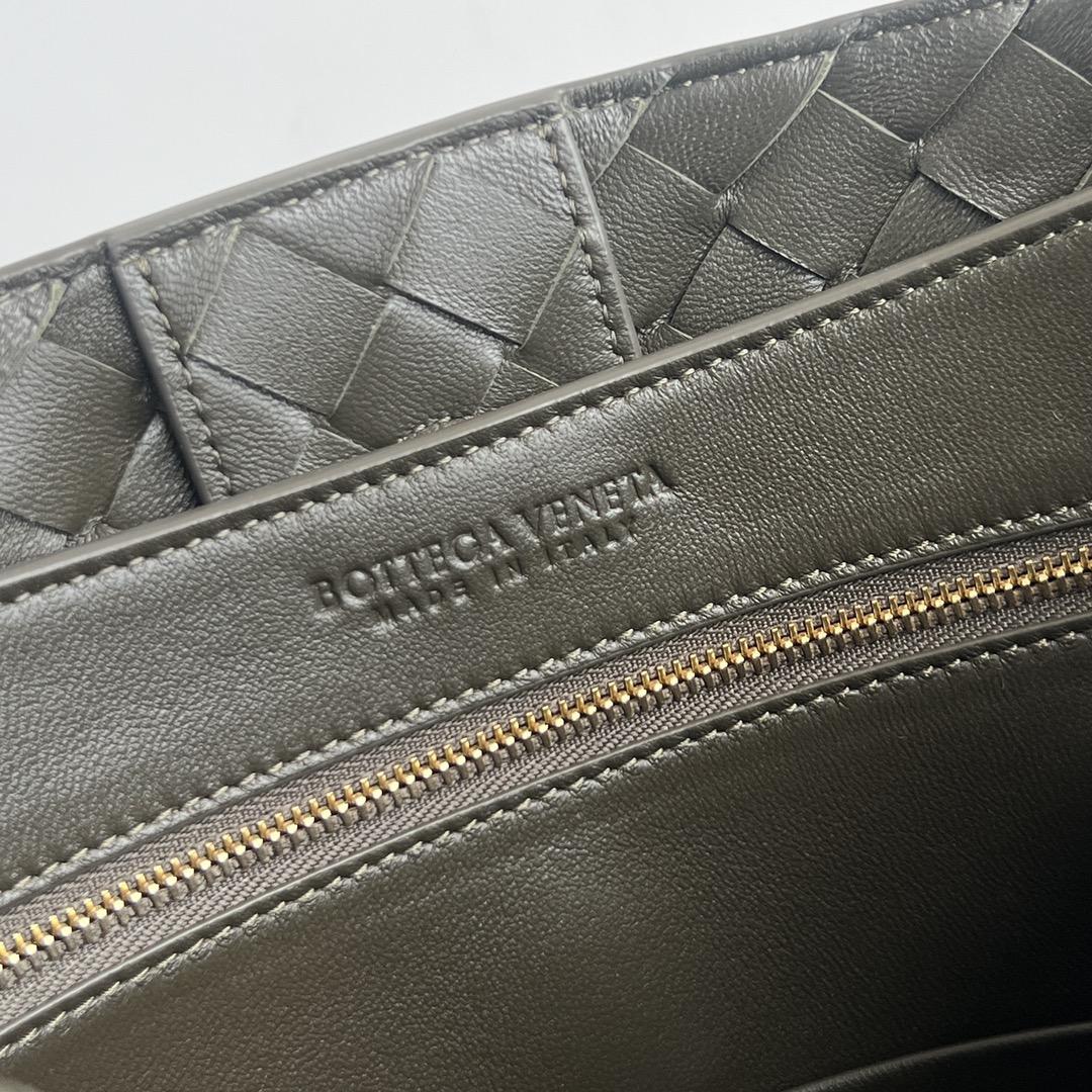 Bottega Veneta Medium Andiamo  32*24*12CM - DopestKickz