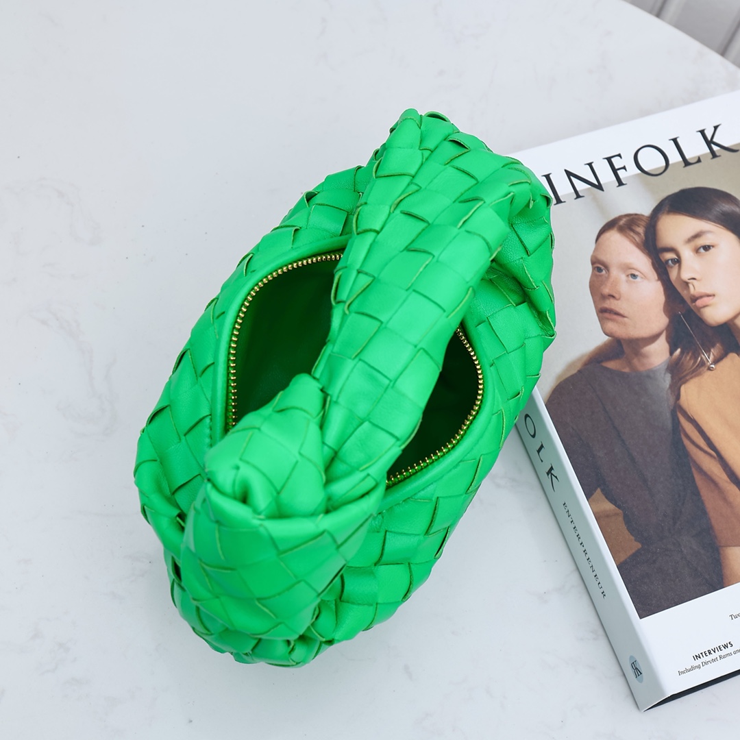 Bottega Veneta Jodie Bag    28x23x8CM - DopestKickz