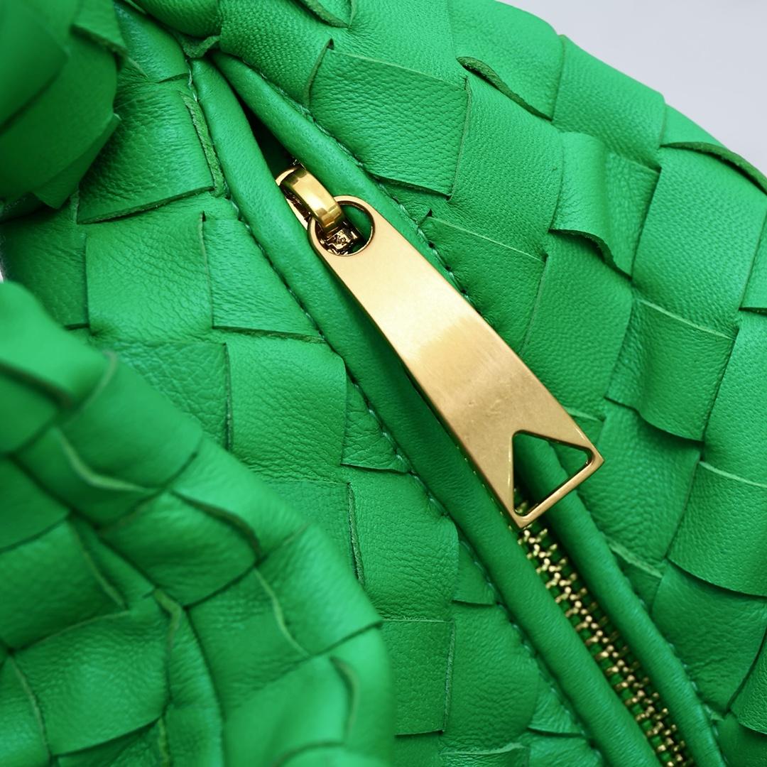 Bottega Veneta Jodie Bag    28x23x8CM - DopestKickz