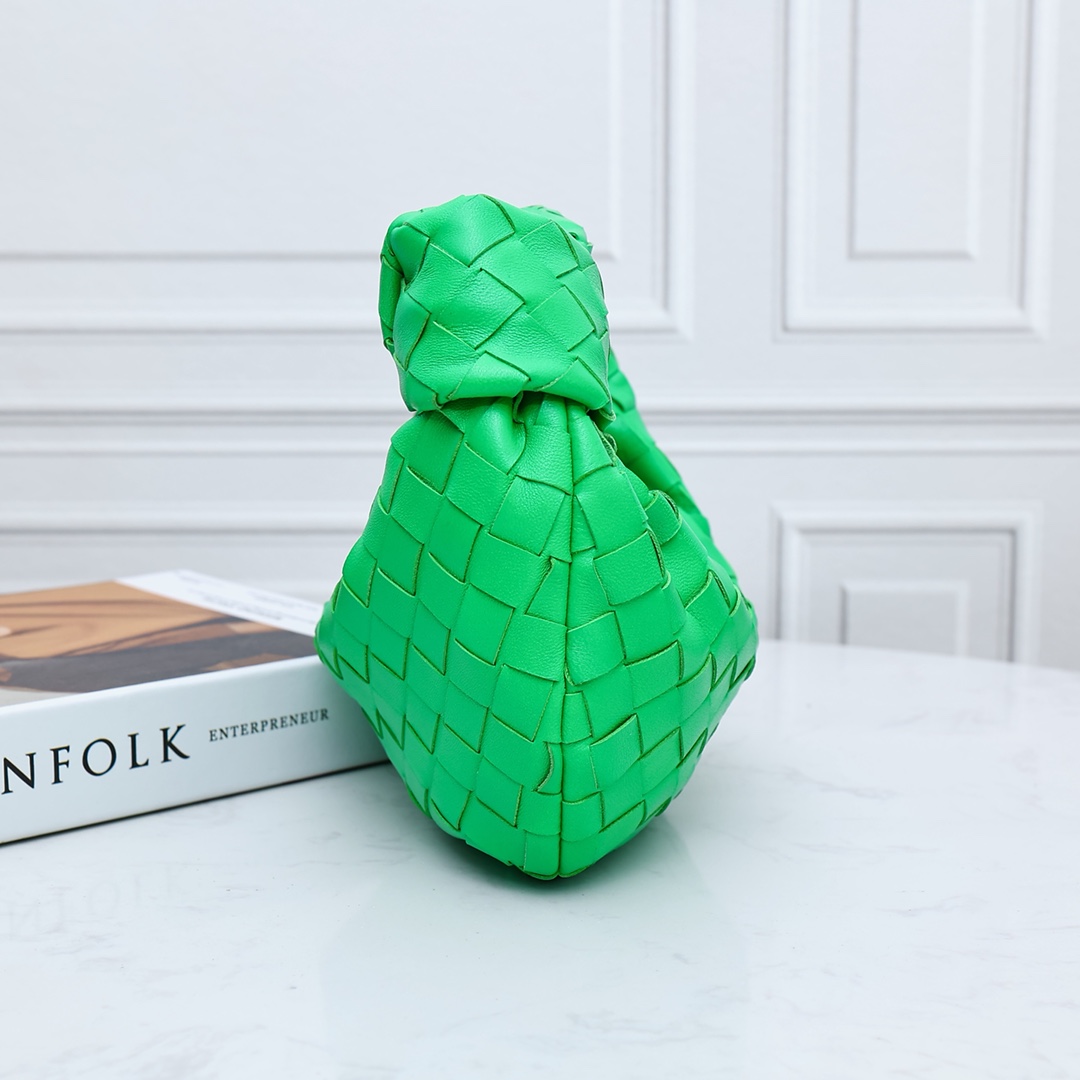 Bottega Veneta Jodie Bag    28x23x8CM - DopestKickz