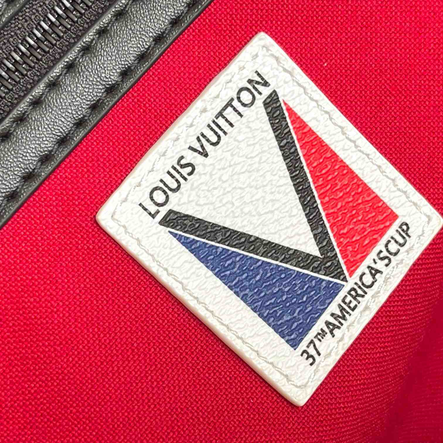 Louis Vuitton Keepall Bandoulière 50   M11674 - DopestKickz