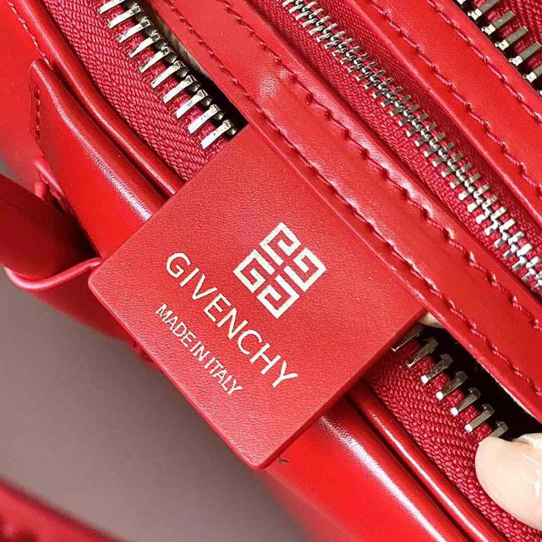 Givenchy Shiny Lord Calfskin Small Antigona Bag   22*27*13cm - DopestKickz