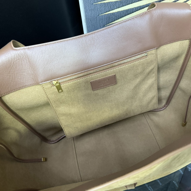 Saint Laurent LE 5 À 7 Bea In Suede - DopestKickz