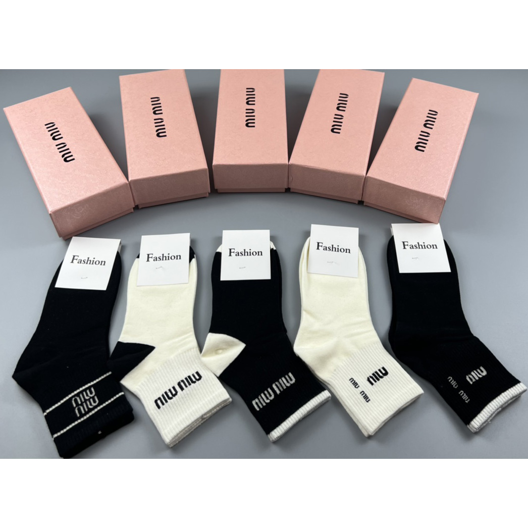 Miu Miu Socks /Box - DopestKickz