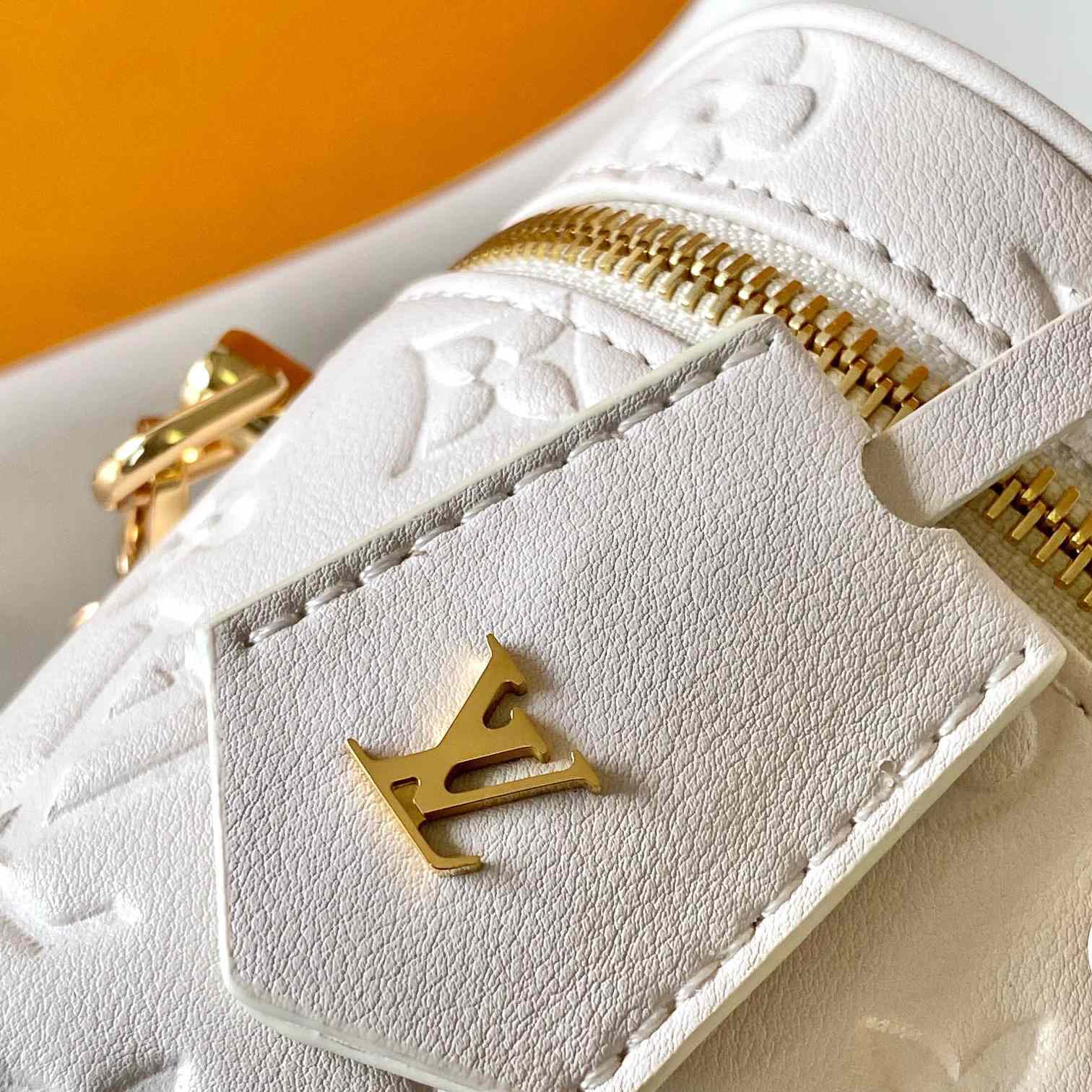 Louis Vuitton Vanity PM   M25219 - DopestKickz