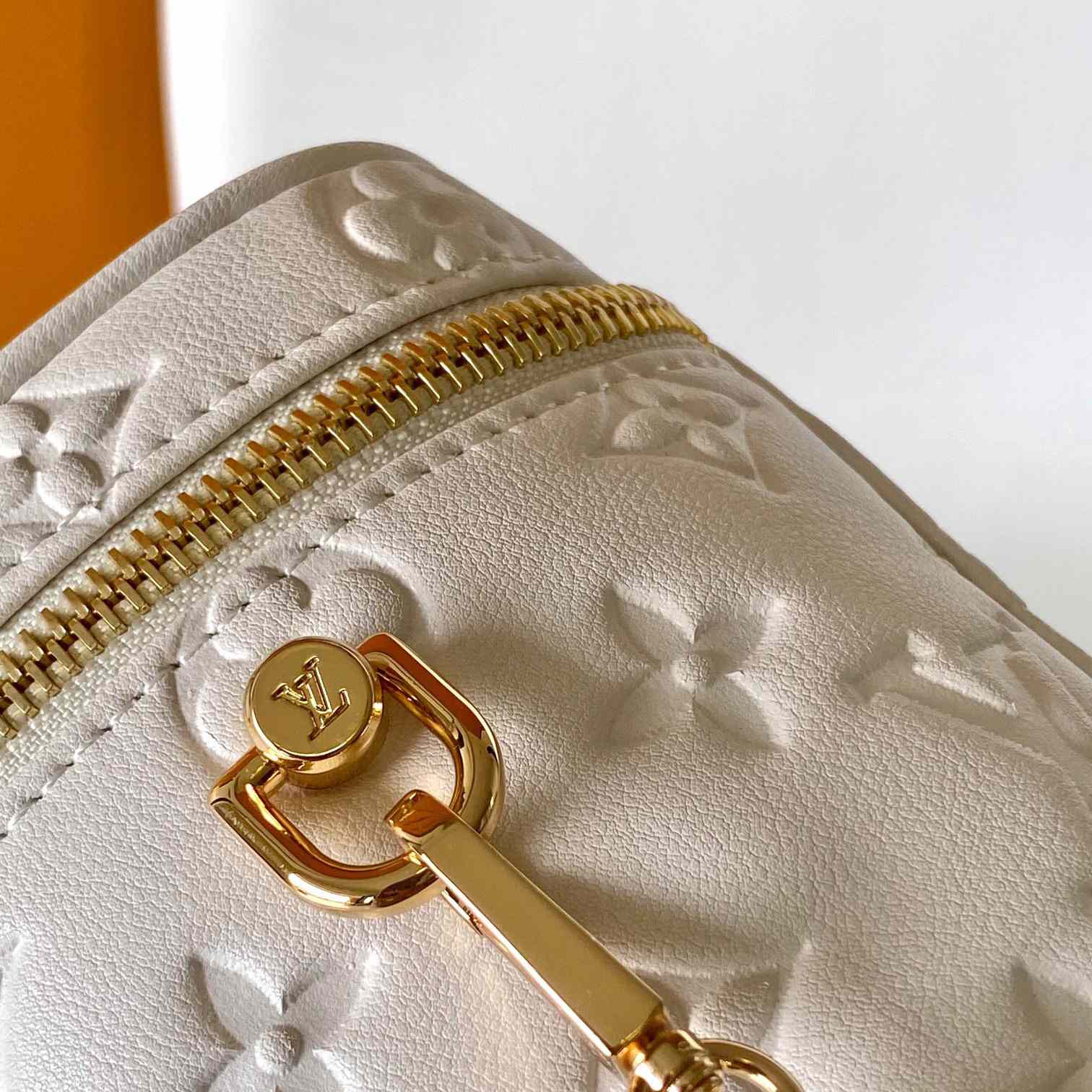 Louis Vuitton Vanity PM   M25219 - DopestKickz