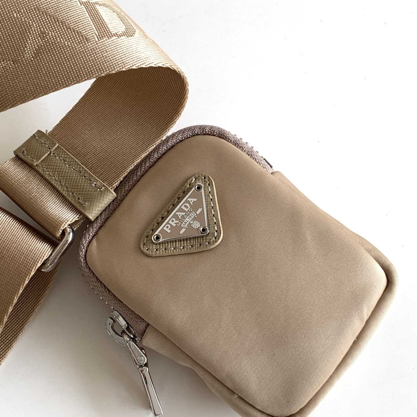 Prada Re-Edition 1995 Chaîne Re-Nylon Mini-bag - DopestKickz