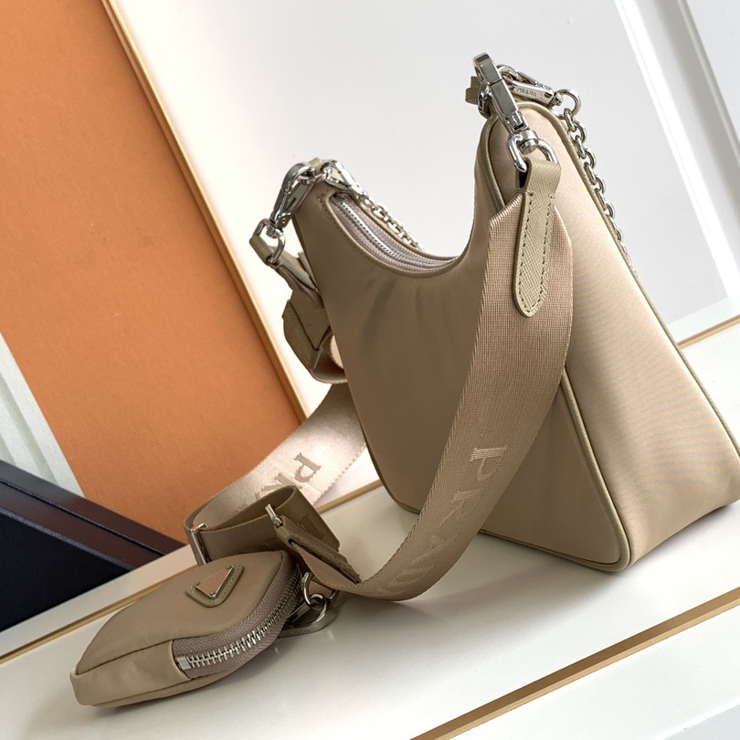 Prada Re-Edition 1995 Chaîne Re-Nylon Mini-bag - DopestKickz