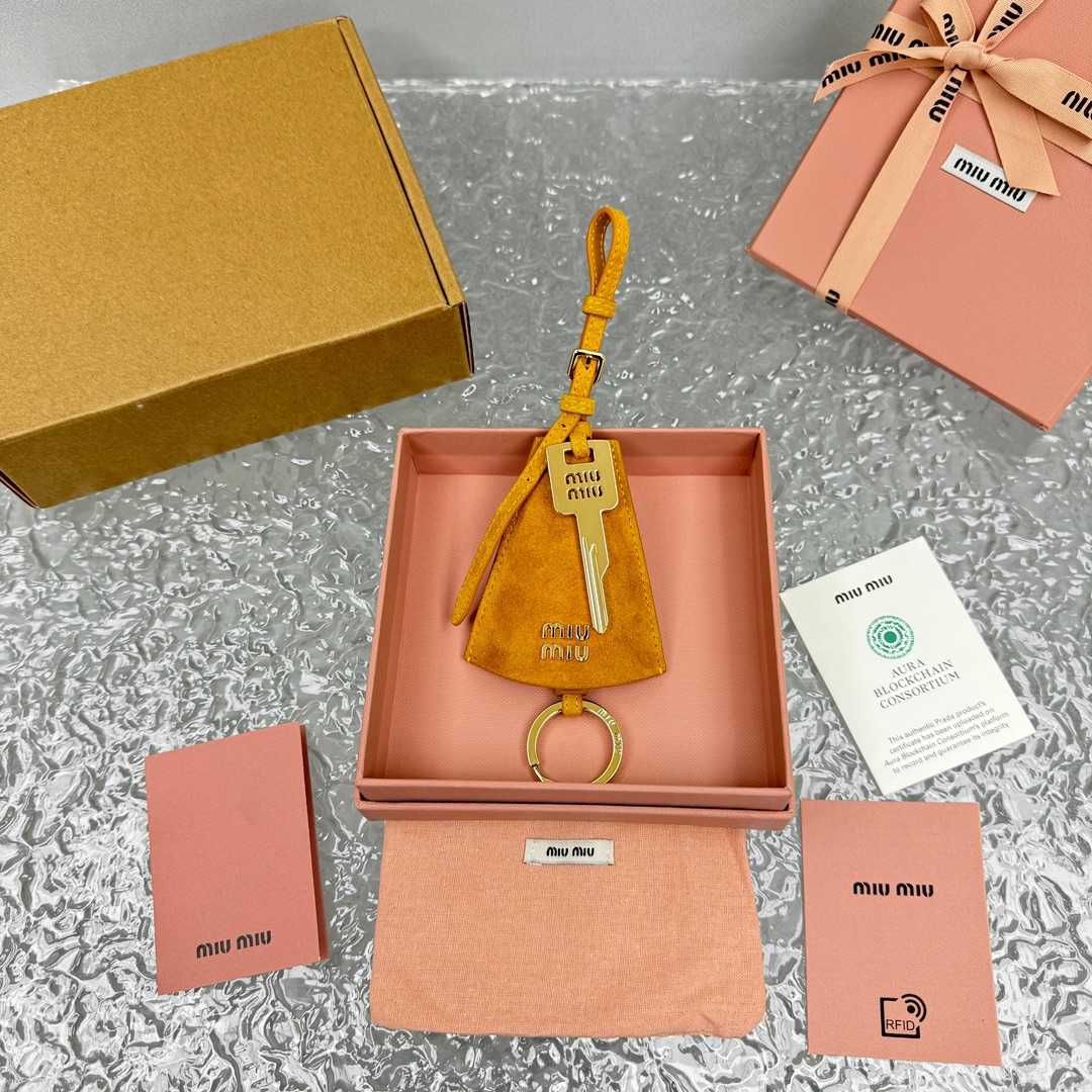 Miu Miu Logo-lettering Leather Trick - DopestKickz