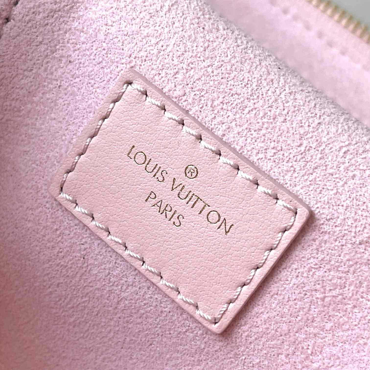 Louis Vuitton Vanity Pouch  M11298 - DopestKickz