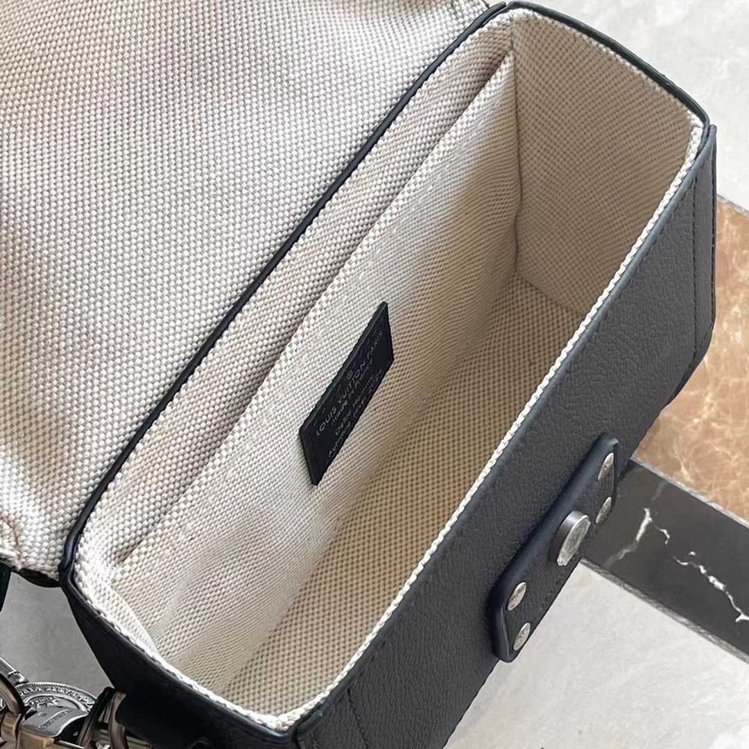 Louis Vuitton Soul Trunk  M11516 - DopestKickz