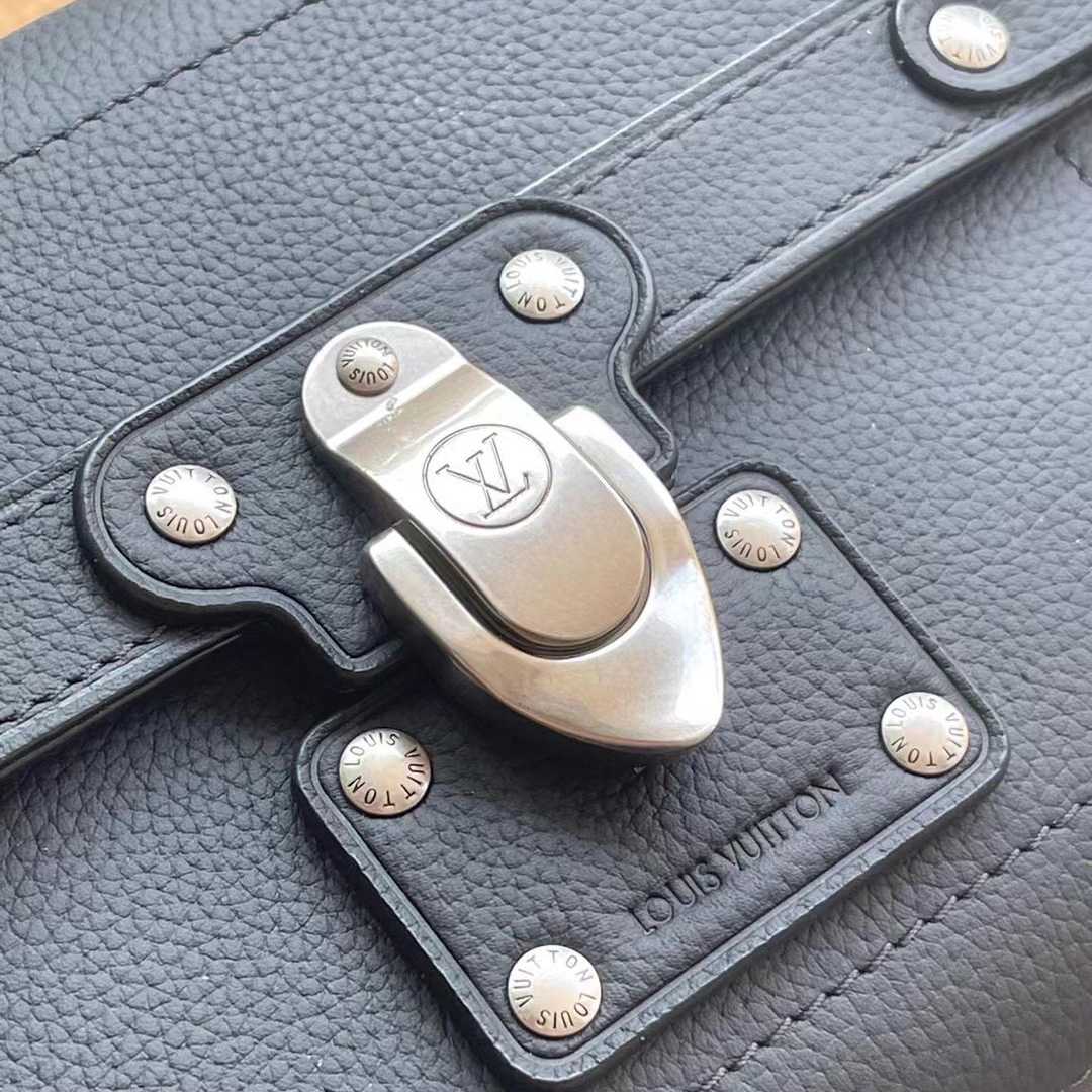 Louis Vuitton Soul Trunk  M11516 - DopestKickz