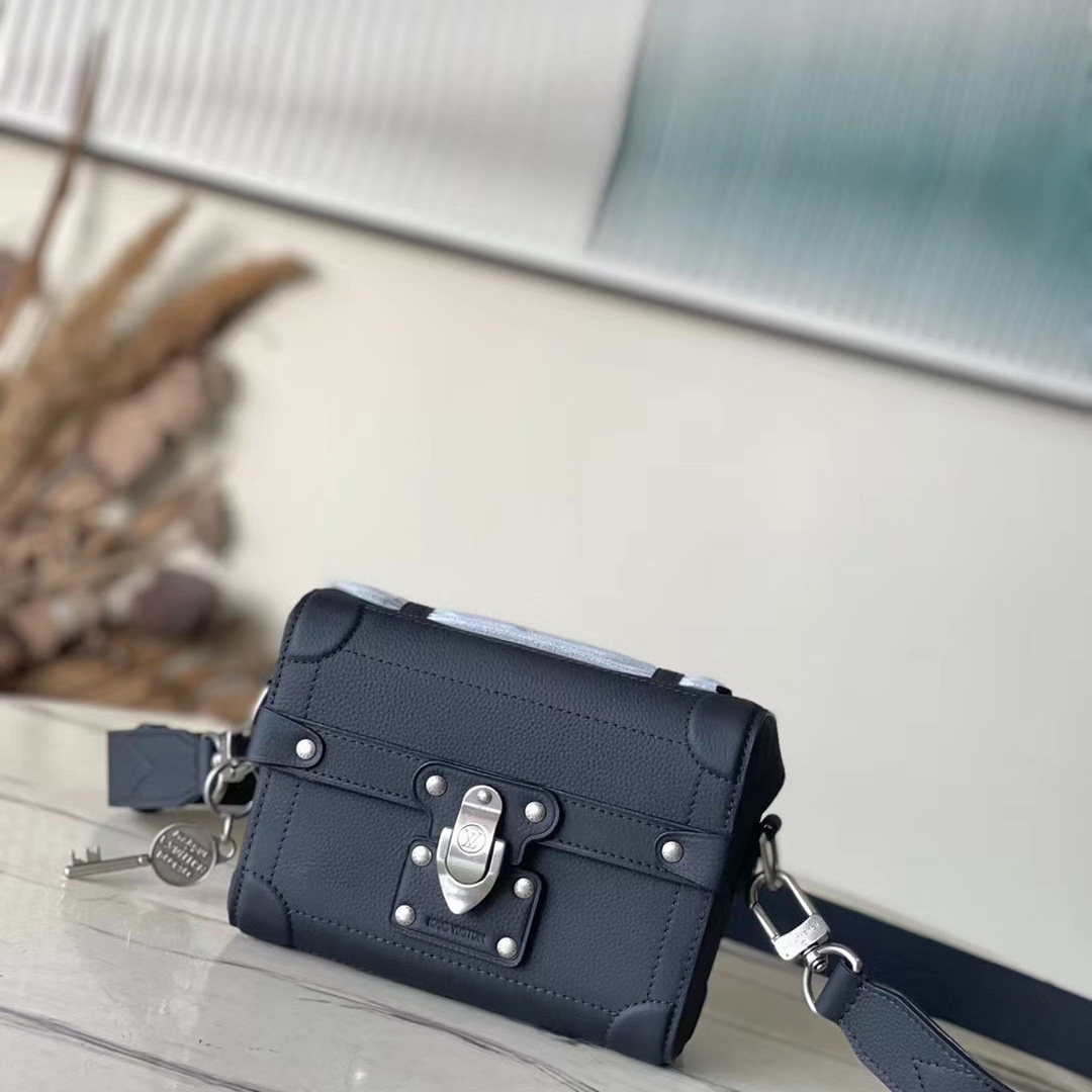 Louis Vuitton Soul Trunk  M11516 - DopestKickz