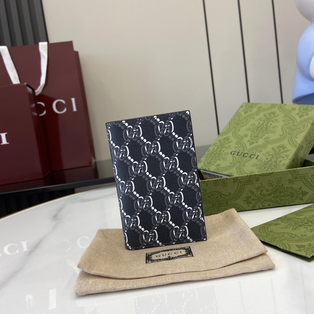 Gucci Card Case With GG Shadow - DopestKickz