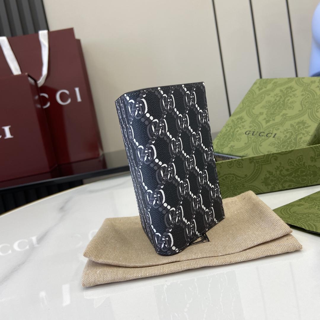 Gucci Card Case With GG Shadow - DopestKickz
