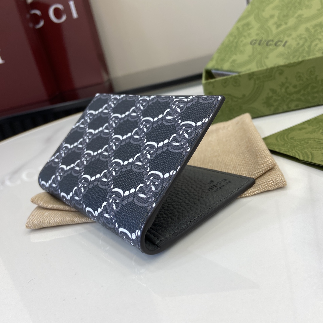 Gucci Card Case With GG Shadow - DopestKickz