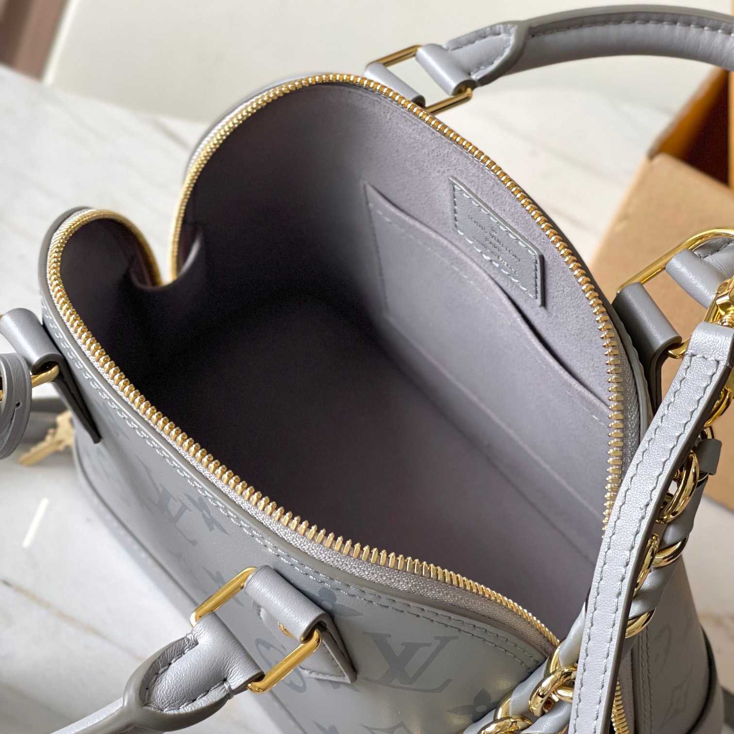 Louis Vuitton Alma BB   M12561 - DopestKickz