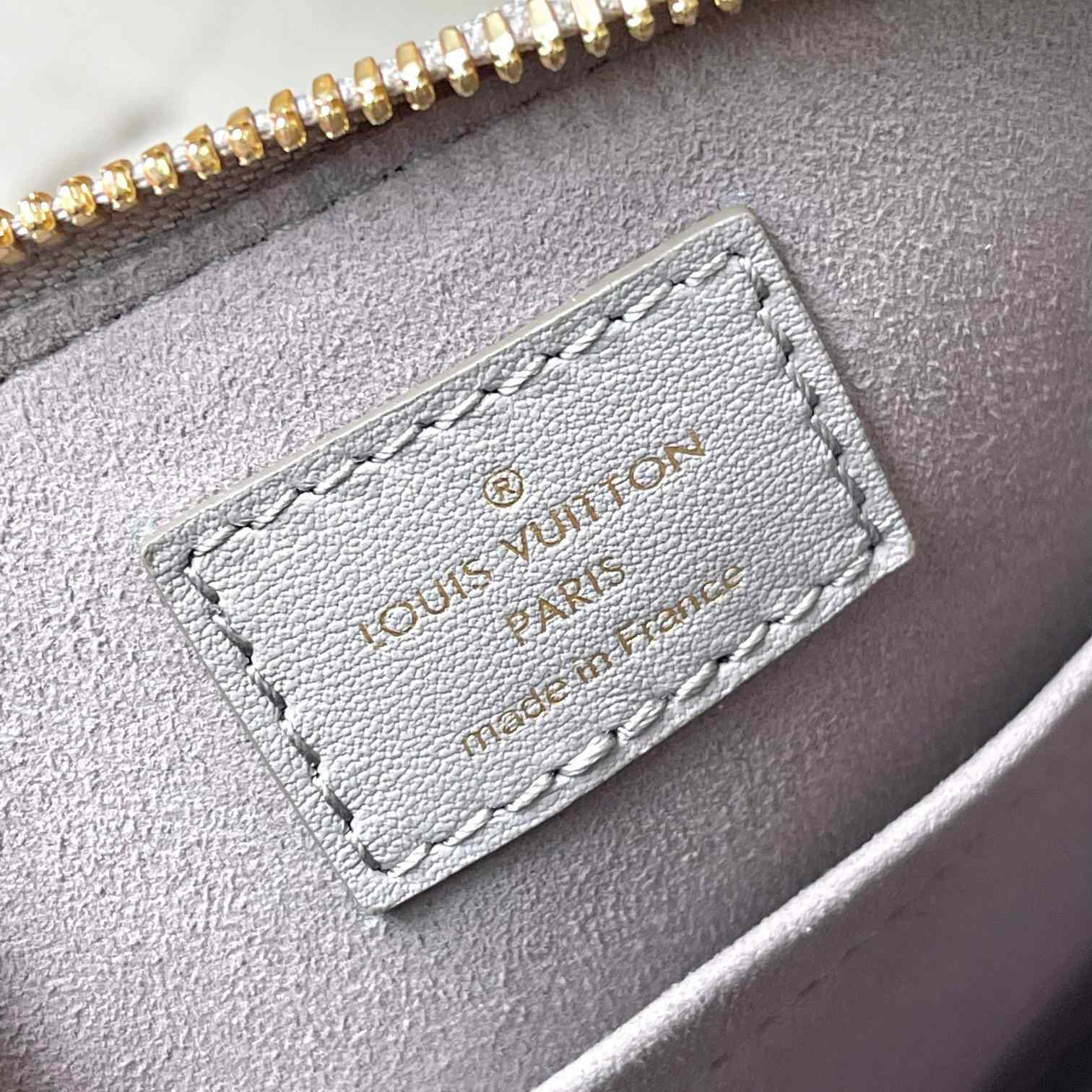 Louis Vuitton Alma BB   M12561 - DopestKickz