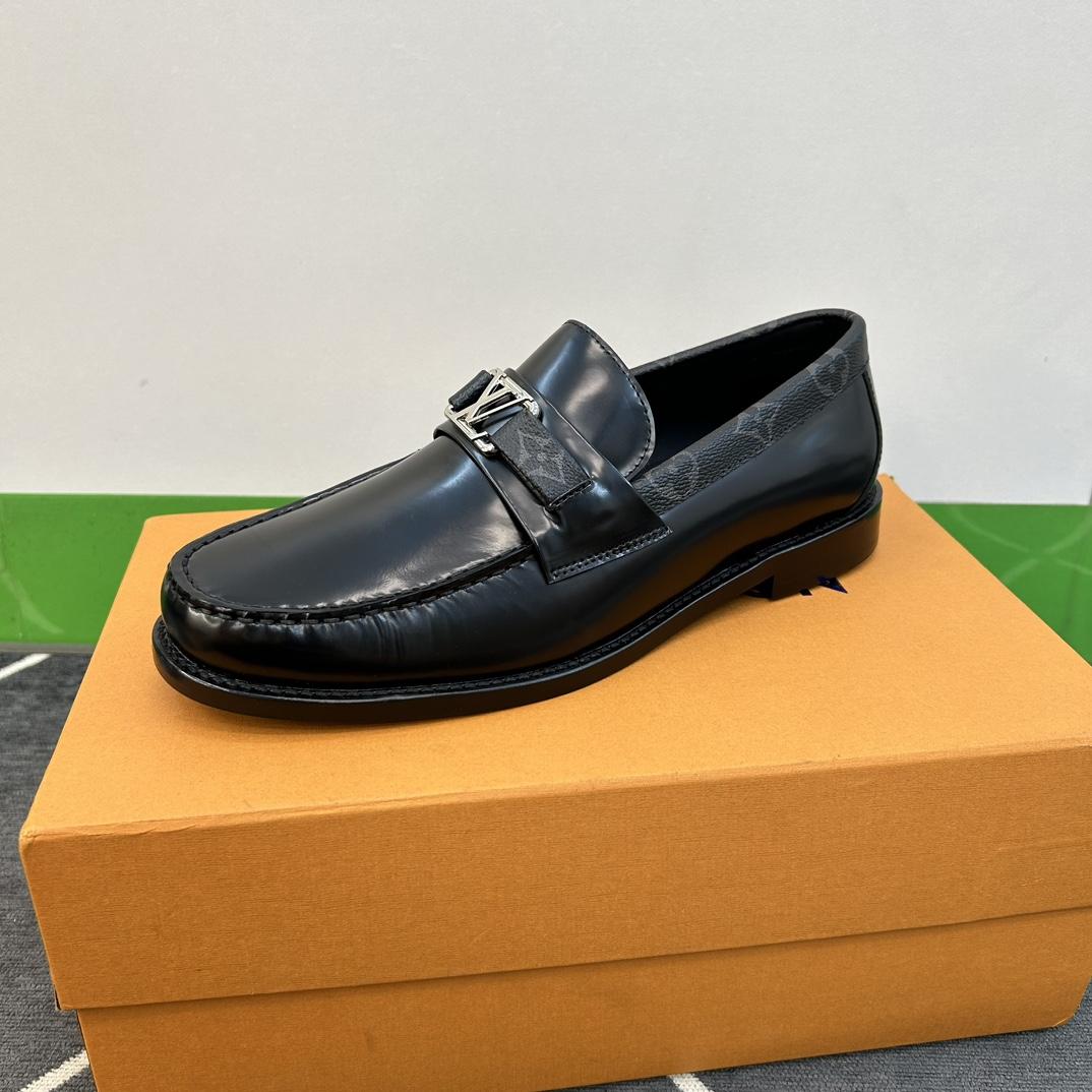 Louis Vuitton Men's Major Leather Loafers - DopestKickz