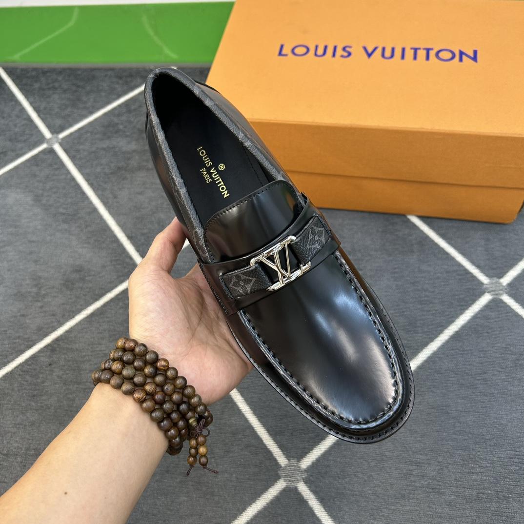 Louis Vuitton Men's Major Leather Loafers - DopestKickz
