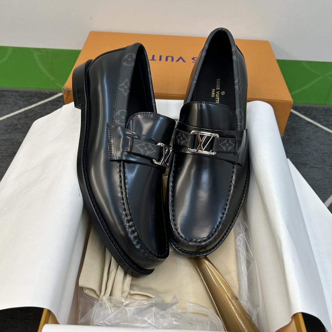 Louis Vuitton Men's Major Leather Loafers - DopestKickz