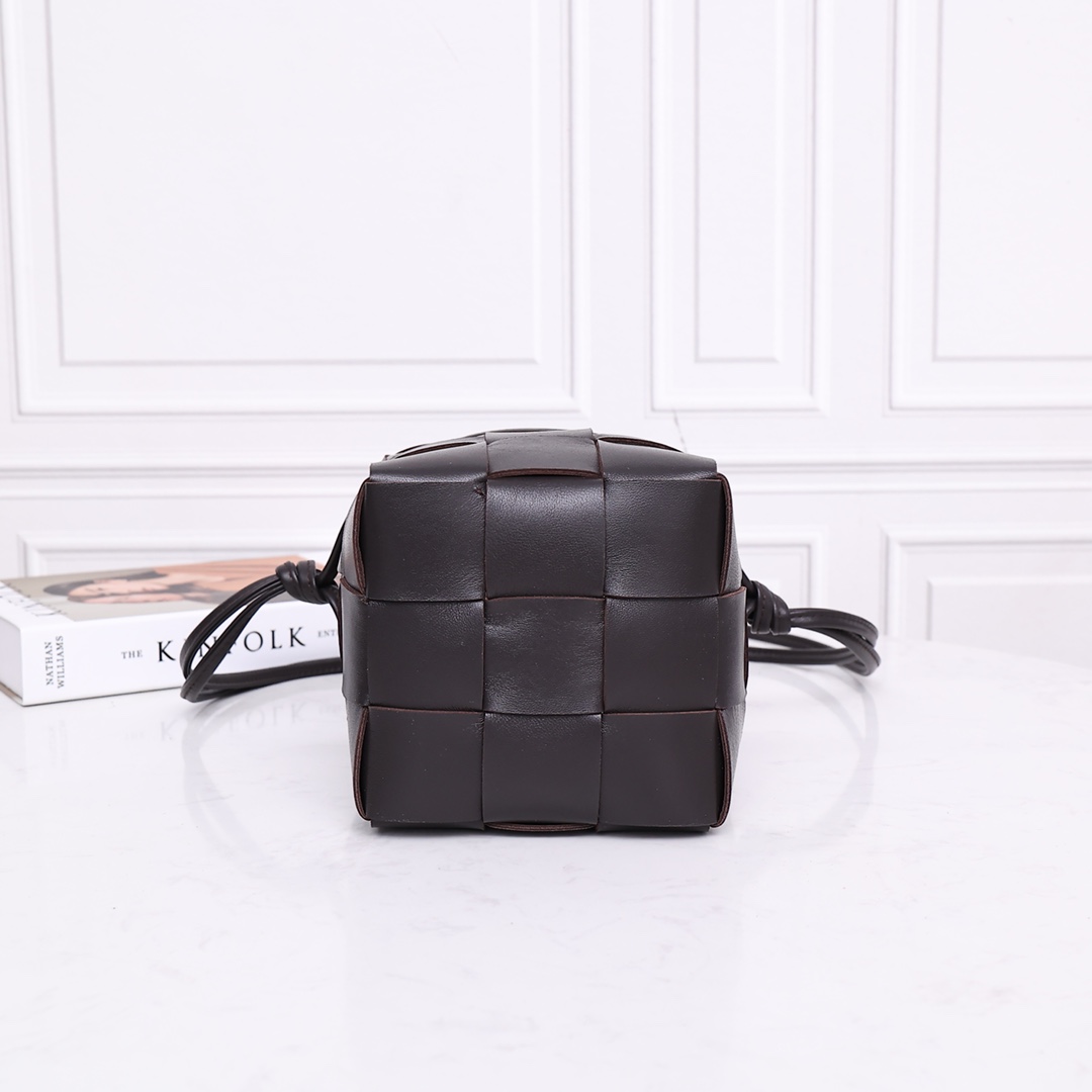 Bottega Veneta Small Cassette Cross-Body Bucket - DopestKickz