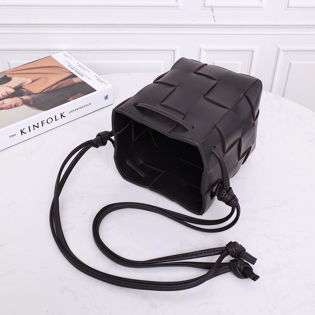 Bottega Veneta Small Cassette Cross-Body Bucket - DopestKickz