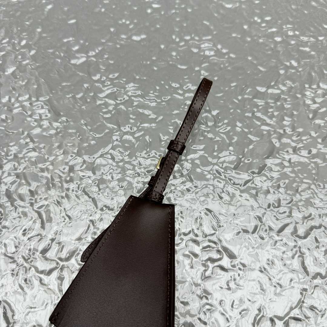 Miu Miu Logo-lettering Leather Trick - DopestKickz