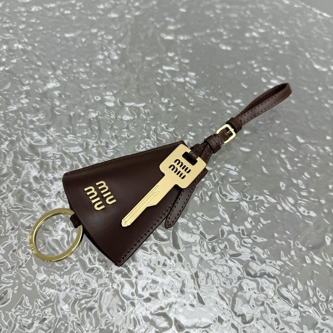 Miu Miu Logo-lettering Leather Trick - DopestKickz