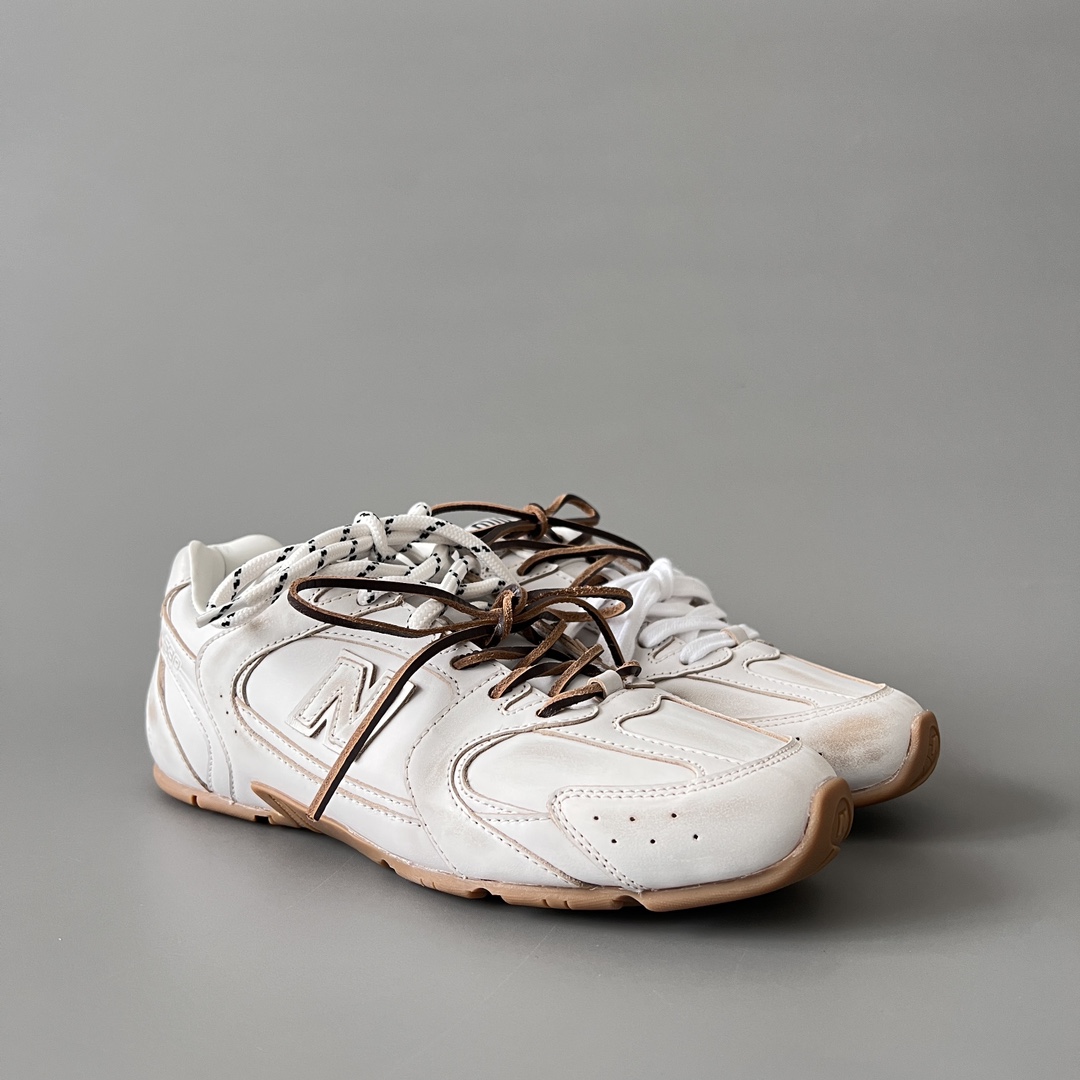 Miu Miu x New Balance 530 Sneakers - DopestKickz